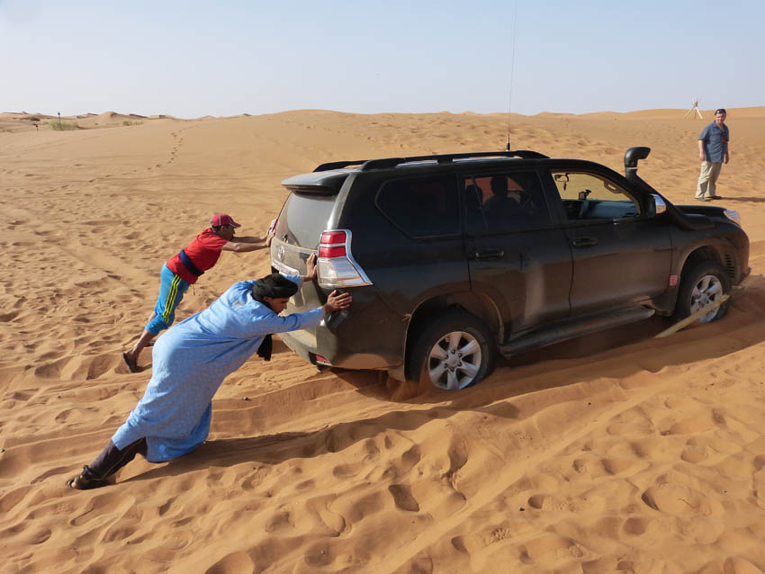 getting stuck in the sahara, Erg Chebbi, Merzouga, Morocco