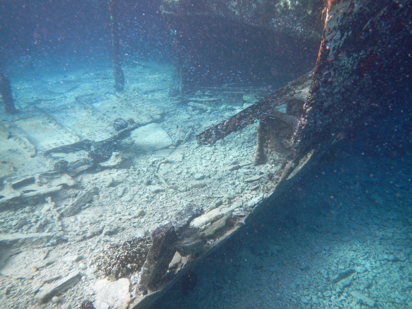 Heron Island - wreck1